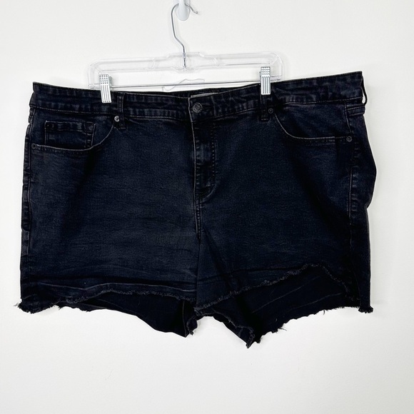 TORRID | Black Vintage Stretch Mid Rise Denim Jean Shorts Sz. 26 - Picture 2 of 3